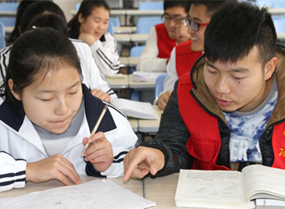 �ذ����������� 6165cc��ɳ��վ��ҵ���е����ڰ��ļҽ��˶�