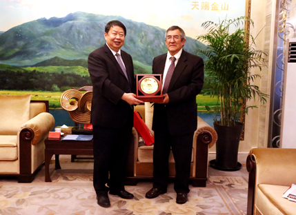 �¾��ӻ����³פ����ʹ����?����˹?��������