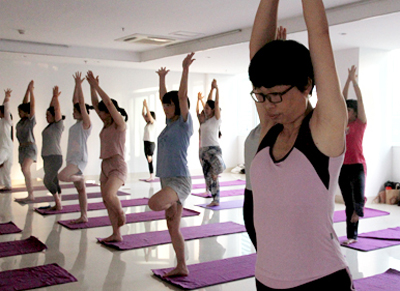 ������ŮԱ�����Ŀ��� 6165cc��ɳ��վ��ҵ�����Ƴ��٤��ѵ