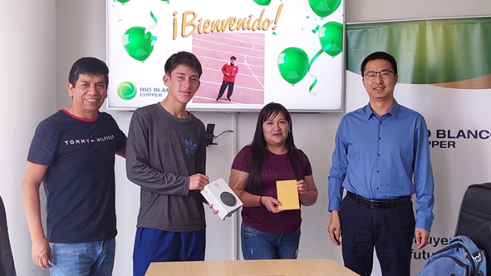 �׺�ͭҵ��������˹ɽ������������Զ����