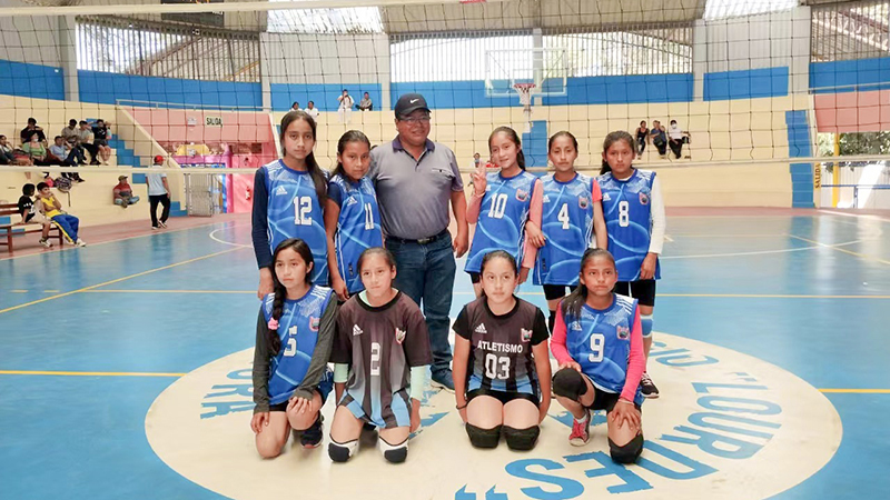 �׺�ͭҵ��������ѧУŮ�ŶӶ�ô����ھ�